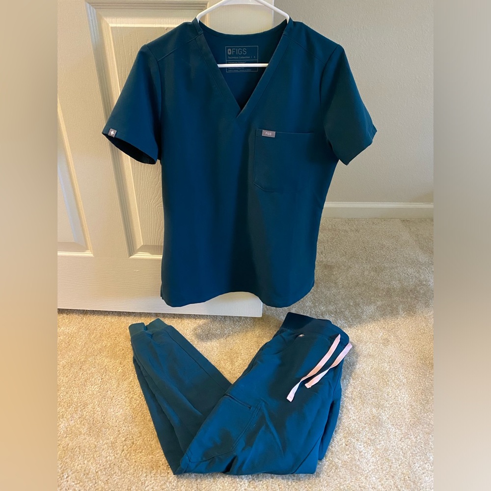 Caribbean Blue Matching Figs Scrub Set